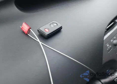 2013 Toyota Prius Four z USA, uszkodzony, nr VIN JTDKN3DU5D5704261